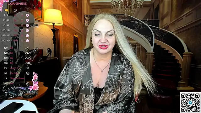 Nina_Devillle live