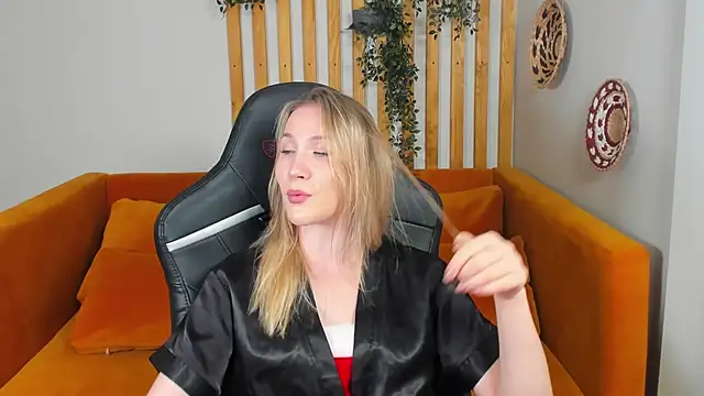 ElaraVoltage live