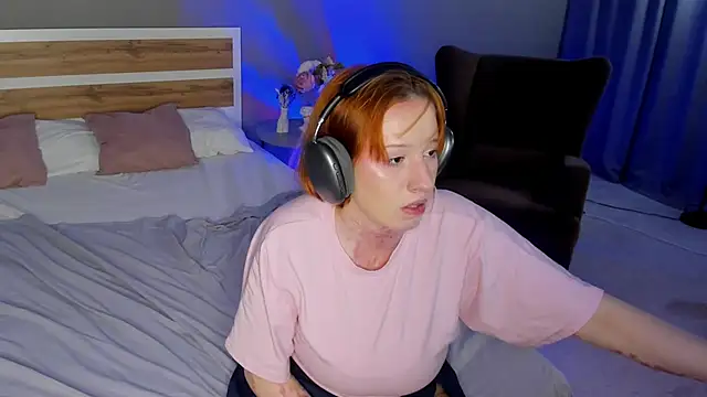 Maya_foxy live
