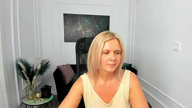 AgathaKlouin live