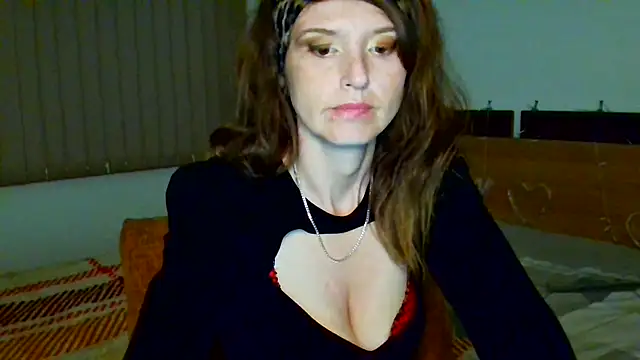 LoveElenika live