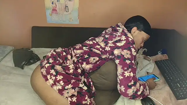 Tiny_Latifah live