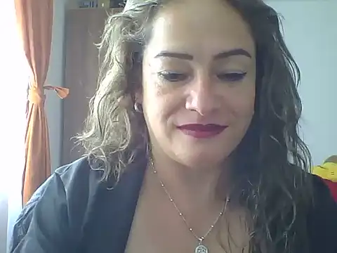 Ariana2402 live