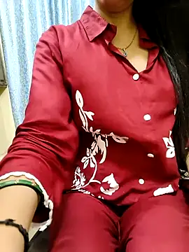 Radhika_gupta9 live