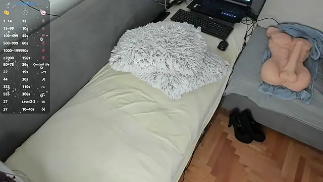 AlicePlushWhispers live