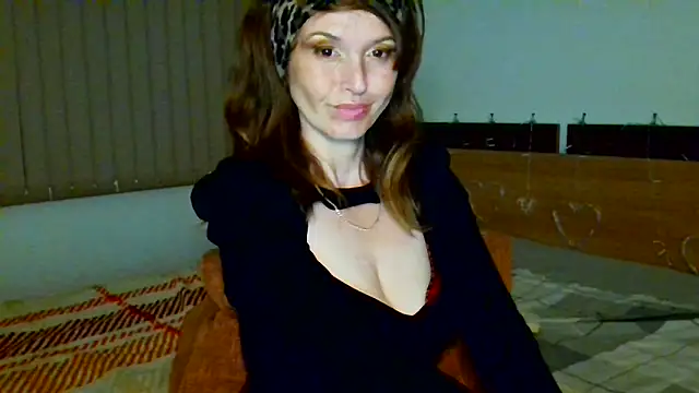 LoveElenika live