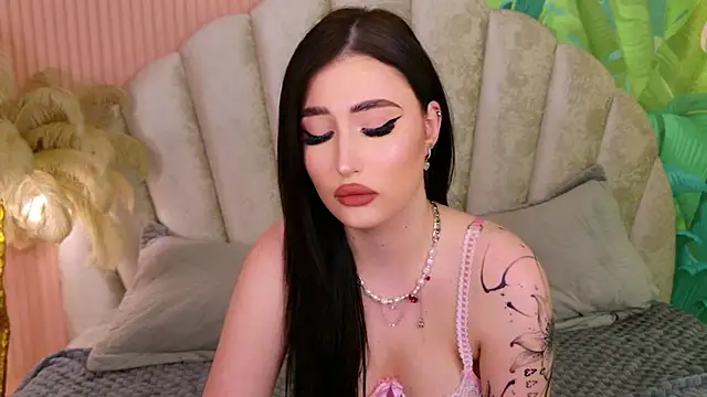 EmmaLawrens live