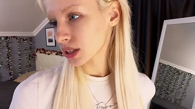 Naomi_Demio live