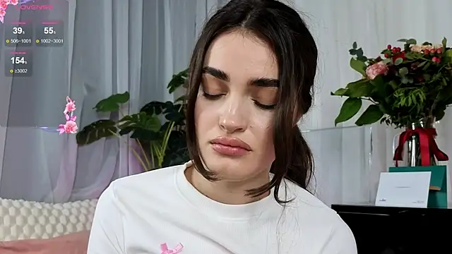SweetAuraa live