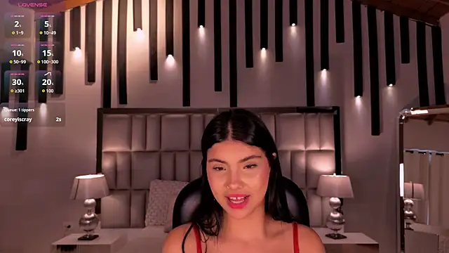 MiaLaurence live