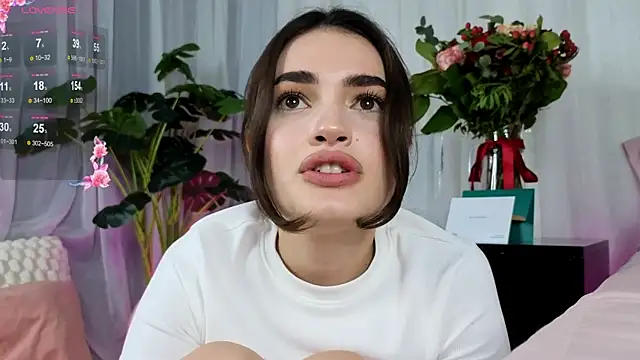 SweetAuraa live