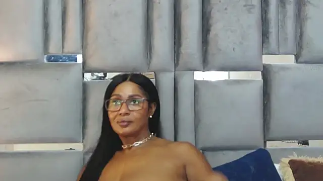 IvyEllis1 live