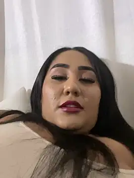 Valentina_Tilly live