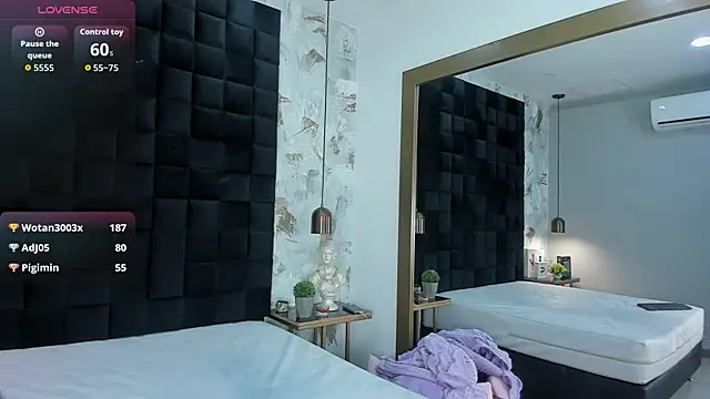 CharlotteG_ live