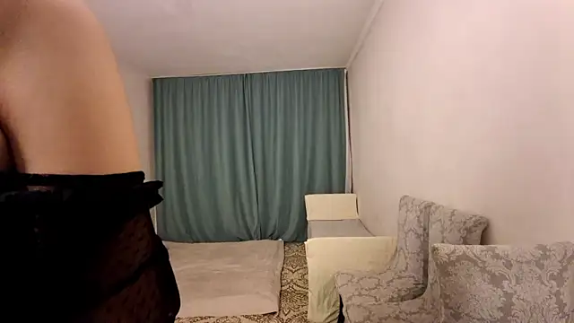 Lyndasilk live