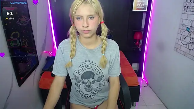 nancy_blonde live