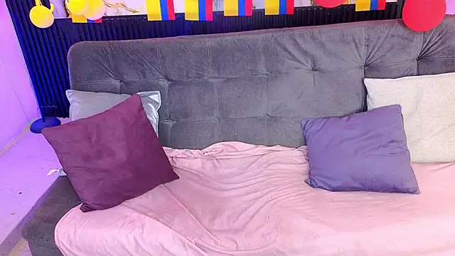 lucie_petite live