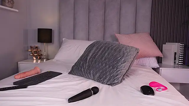 melaniebrett live
