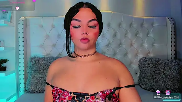 Maia_Hotts live