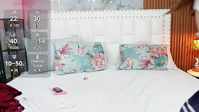 hornybarelylegalgirl live