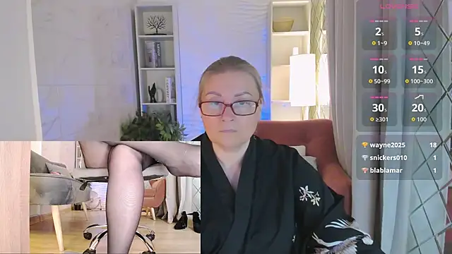 Alexandra_Kind live