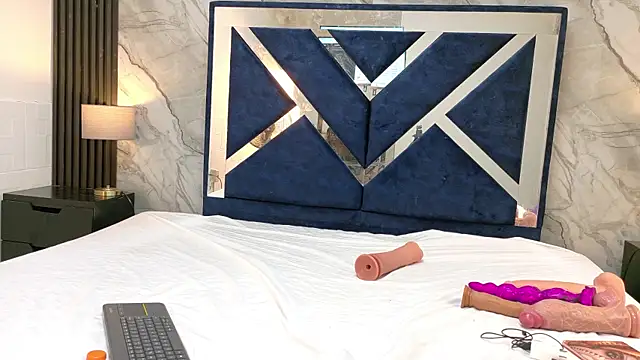 KarinaSimonz live