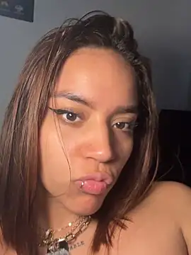 Im_Scarlett_ live