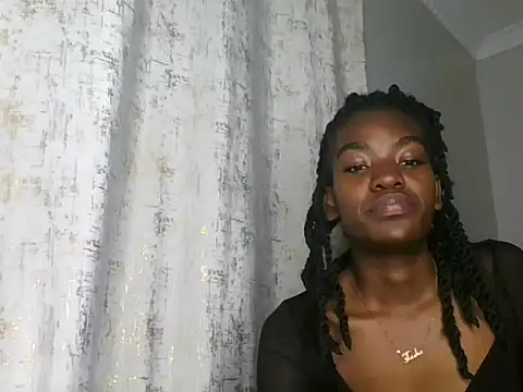 Lola_Allure live