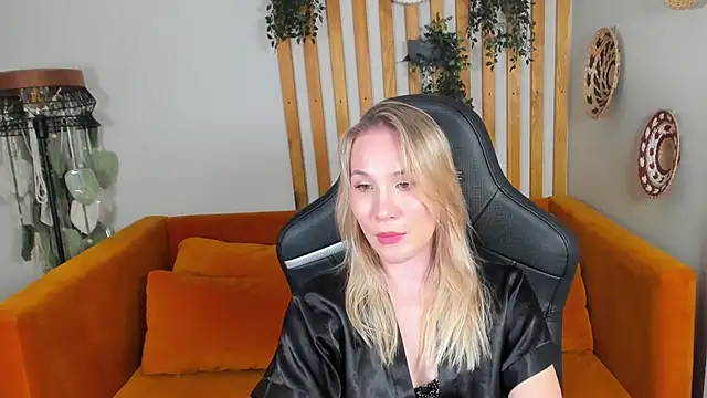 ElaraVoltage live