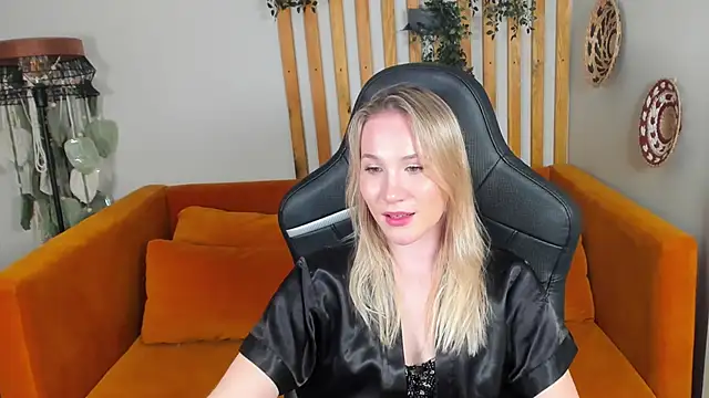 ElaraVoltage live