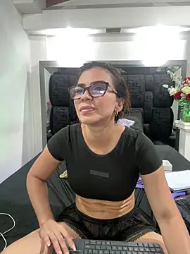 Arianna_Jones1 live