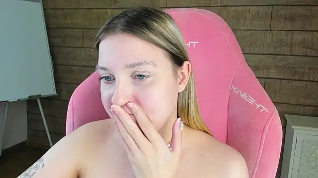 TinnaBurton live