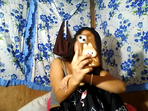 PinaySkinnyJust18 live
