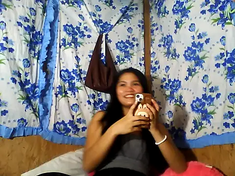 PinaySkinnyJust18 live