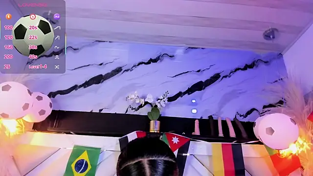 Zoe-Johnson_ live