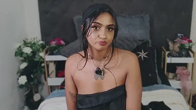 Delilah_Blazee live