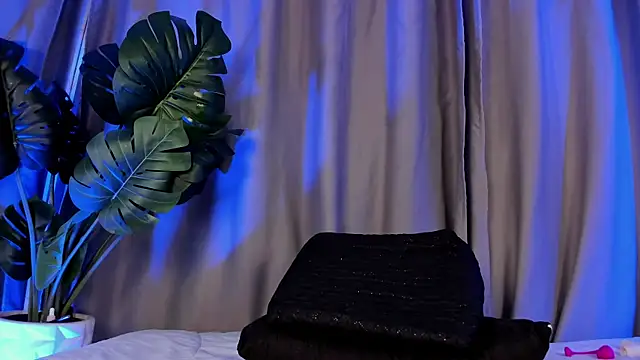 EviePhoenix live