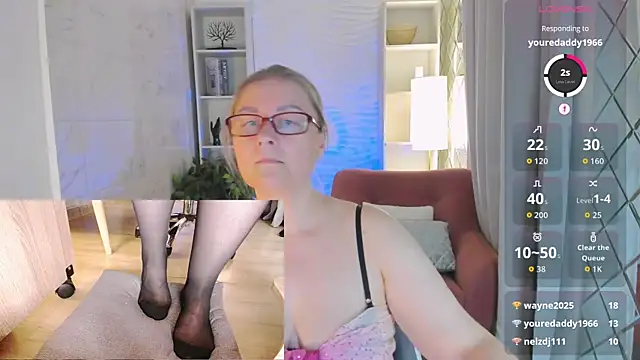 Alexandra_Kind live
