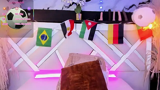 Zoe-Johnson_ live