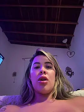 Emilia_Bakerr live