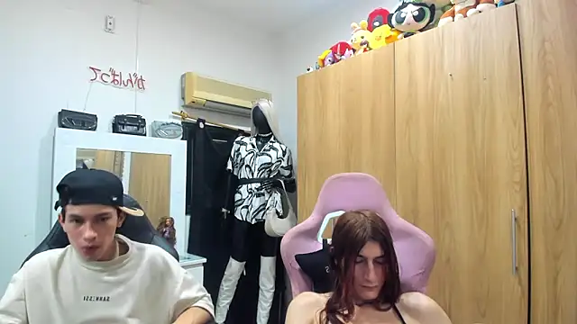 Pride_couple live