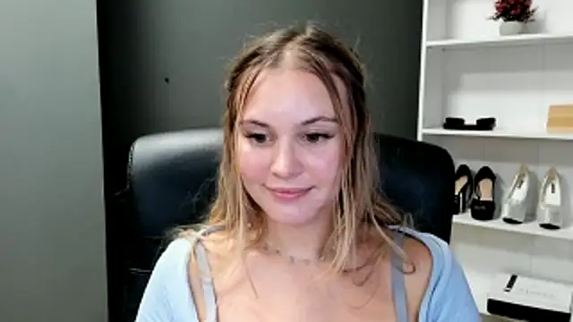 kitty_valeria live