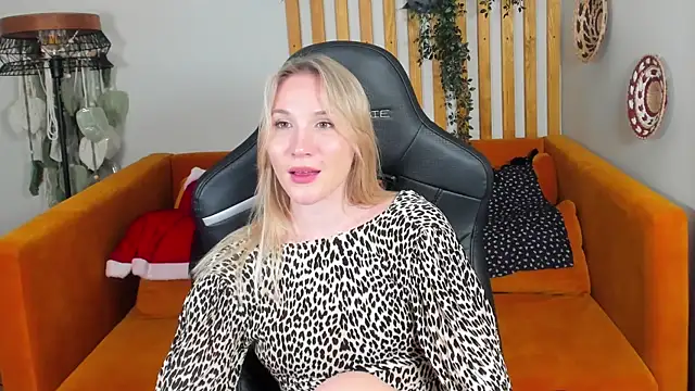 ElaraVoltage live