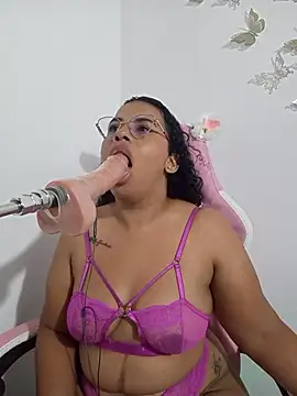 Bigass_Curly02 live