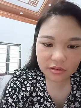 Holy-mi live