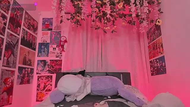 MissCurvyTop live