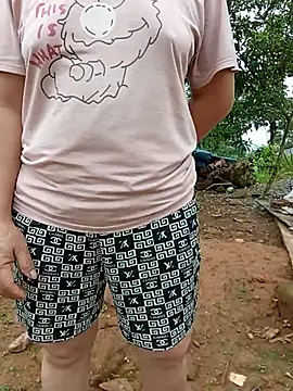 tuyet-nhi live