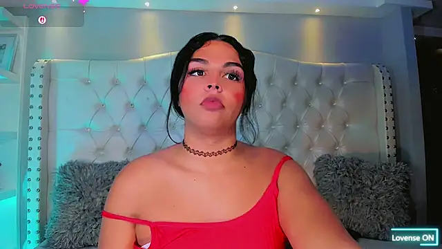 Maia_Hotts live
