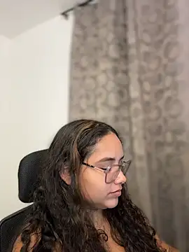 CurlyGirl_1 live