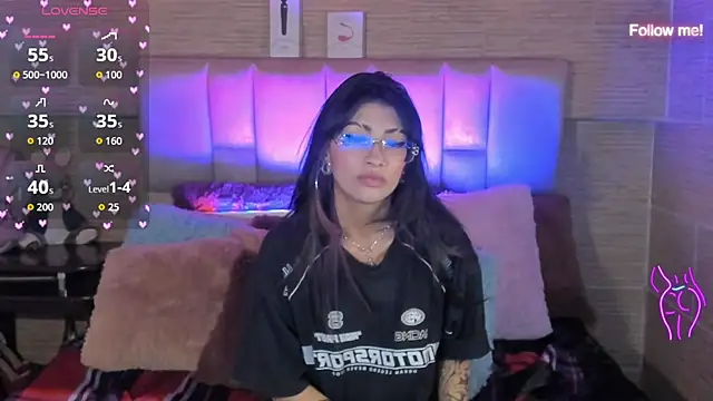 mia_devine_ live